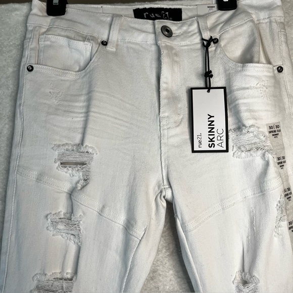 Rue 21 White Skinny ARC Ripped Men Jeans 30x30 NWT - Picture 1 of 9